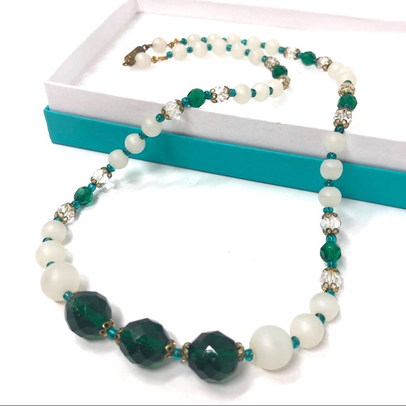 Vintage Glass Bead Necklace Spring Green & White - Picture 2 of 7